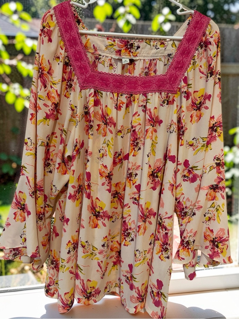 The Pioneer Woman Cream Floral Bell Sleeves Tunic with Pink Lace Trim Size 2X